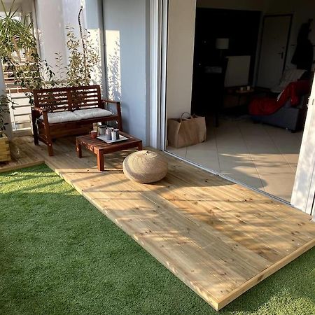 Spacious And Sunkissed 3Br & 2 Bathrooms Apartment Athena Bagian luar foto