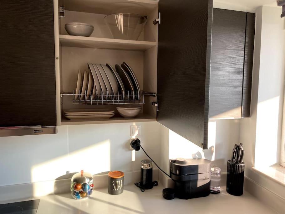 Spacious And Sunkissed 3Br & 2 Bathrooms Apartment Athena Bagian luar foto