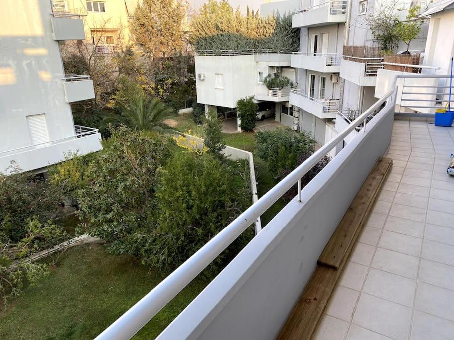 Spacious And Sunkissed 3Br & 2 Bathrooms Apartment Athena Bagian luar foto