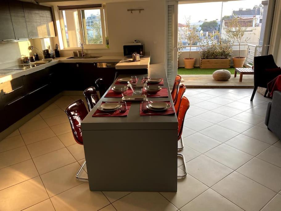 Spacious And Sunkissed 3Br & 2 Bathrooms Apartment Athena Bagian luar foto