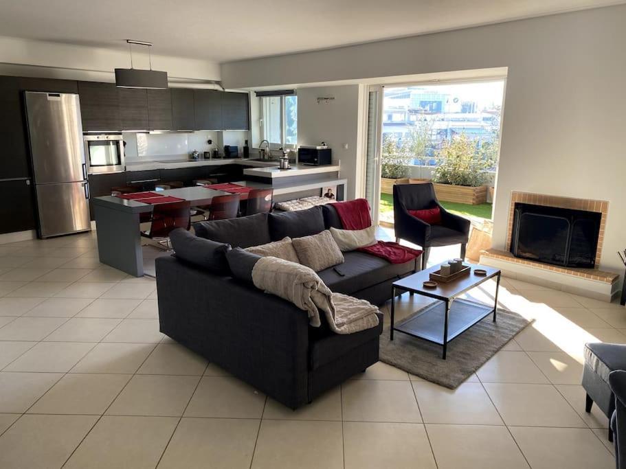 Spacious And Sunkissed 3Br & 2 Bathrooms Apartment Athena Bagian luar foto