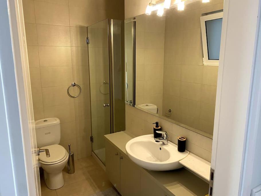 Spacious And Sunkissed 3Br & 2 Bathrooms Apartment Athena Bagian luar foto