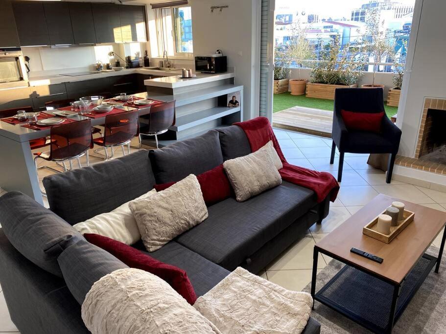 Spacious And Sunkissed 3Br & 2 Bathrooms Apartment Athena Bagian luar foto
