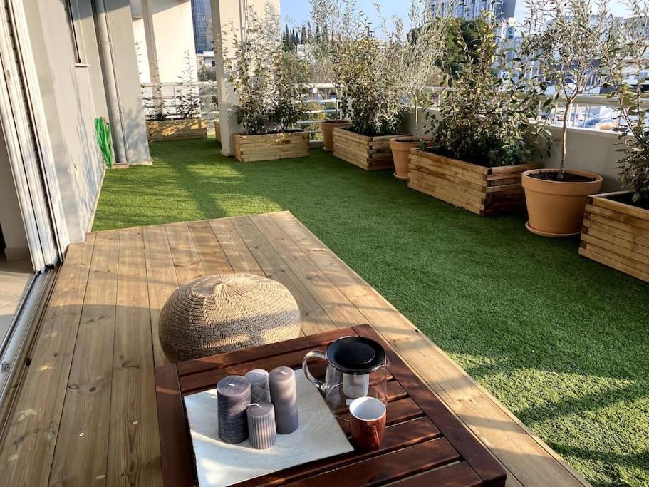 Spacious And Sunkissed 3Br & 2 Bathrooms Apartment Athena Bagian luar foto