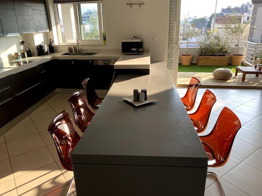 Spacious And Sunkissed 3Br & 2 Bathrooms Apartment Athena Bagian luar foto